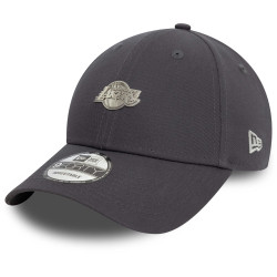 Šiltovka New Era 940 NBA LA Lakers Metallic Pin Dark Grey 9FORTY Adjustable Cap tmavošedá