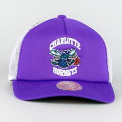 Mitchell & Ness OFF THE BACKBOARD TRUCKER HWC CHARLOTTE HORNETS Purple / White