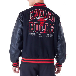 Bunda bomber New Era NBA Chicago Bulls Patch College Jacket čierna