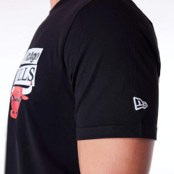 Tričko New Era NBA Chicago Bulls Newspaper Graphic Black T-Shirt čierne