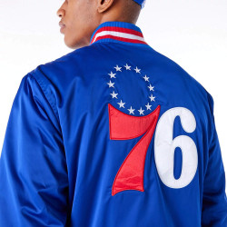 Bunda bomer New Era NBA Philadelphia 76ers Satin Blue Bomber Jacket modrá