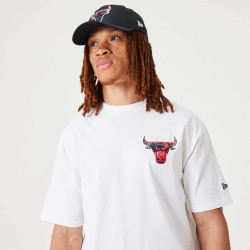 NEW ERA Chicago Bulls NBA Infill Team Logo White Oversized T-Shirt White