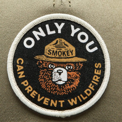 Šiltovka so sieťkou American Needle Valin - Smokey The Bear - olivová/čierna