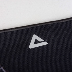 Elastický chránič kolena PEAK Knee Protector čierny