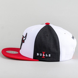 Šiltovka Mitchell & Ness Chicago Bulls Core I Snapback biela/čierna