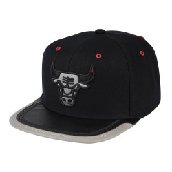 Mitchell & Ness Day 3 Snapback Chicago Bulls Black / Grey