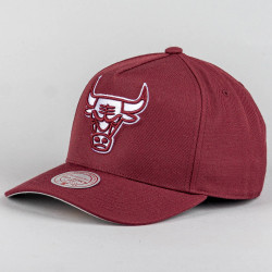 Šiltovka Mitchell & Ness NBA Fashion Basic PRO Snapback Chicago Bulls tmavo-fialová