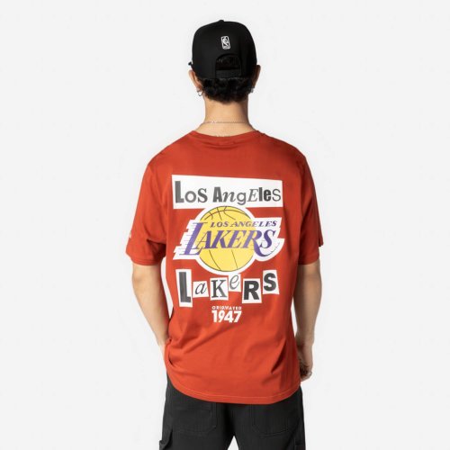 Tričko New Era NBA Los Angeles Lakers Newspaper Graphic Red T-Shirt červené