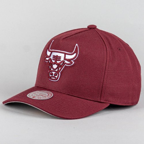 Šiltovka Mitchell & Ness NBA Fashion Basic PRO Snapback Chicago Bulls tmavo-fialová